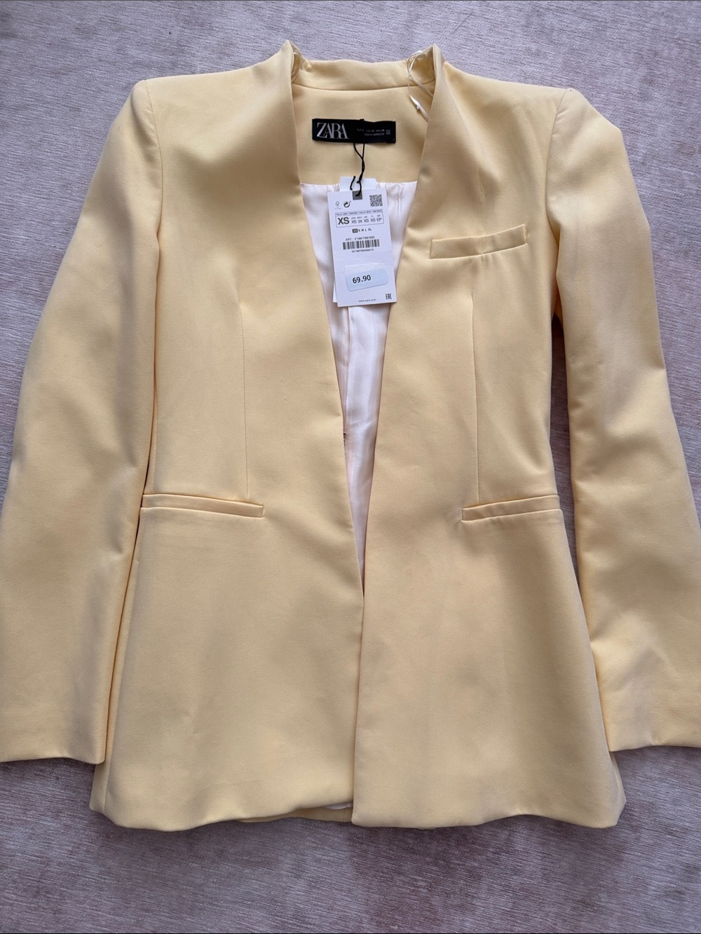 NWT ZARA Women’s Yellow collarless Blazer